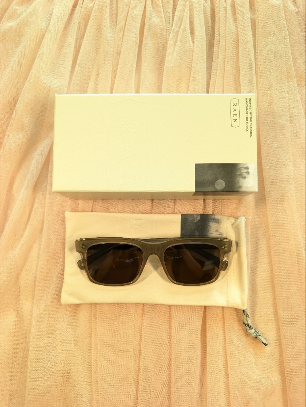 Raen Breven Sunglasses in Eden